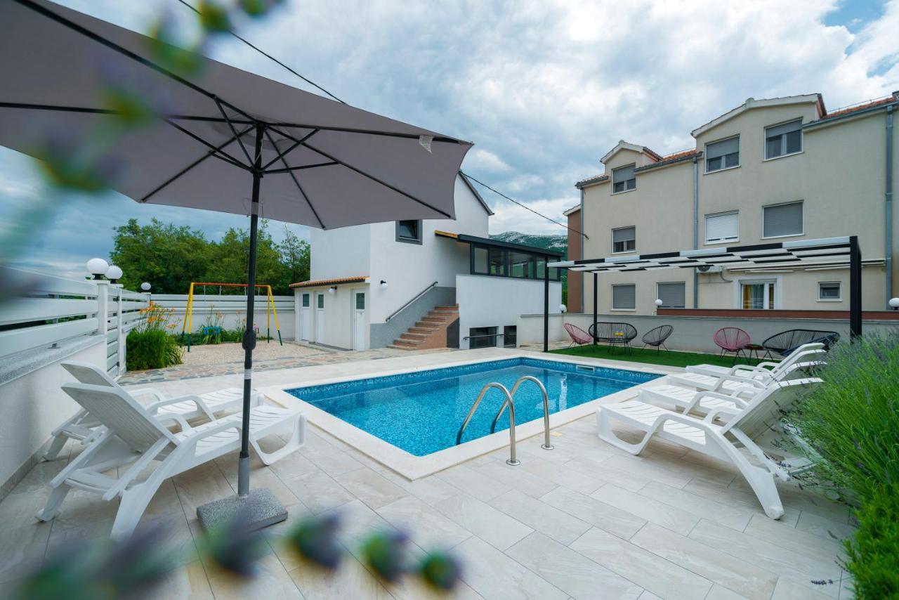 Luxury With Gallery, Heated Pool Only For You-Klis Cro Exterior photo